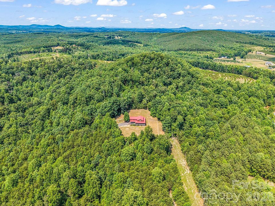 40th image of 156 Carpenters Knob Dr