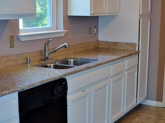 2nd image of 804 Cherrywood Ct