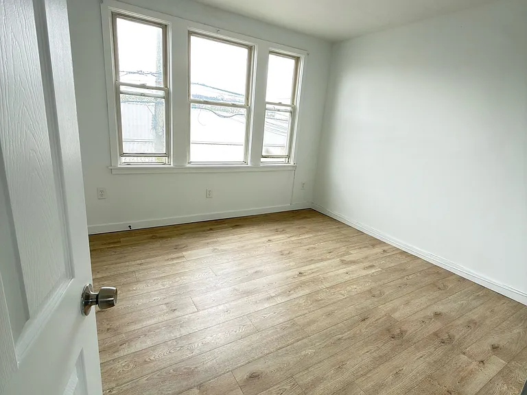 10 Beatrice St #2 — Photo 2