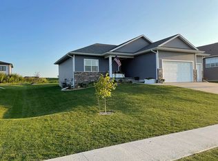 2026 Reese Rd, Cedar Falls, IA 50613