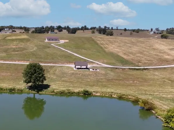 230 Creekside Farms Dr, Cynthiana, KY 41031