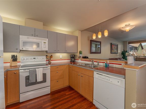 5th image of 2220 W Woodin Avenue #109