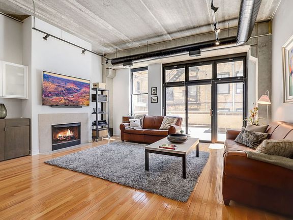 2nd image of 1635 W Belmont Ave APT 217
