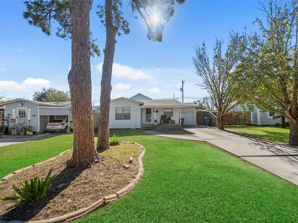 429 19th Ave N, Texas City, TX 77590