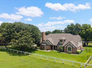 8111 Russell Curry Rd, Arlington, TX 76001