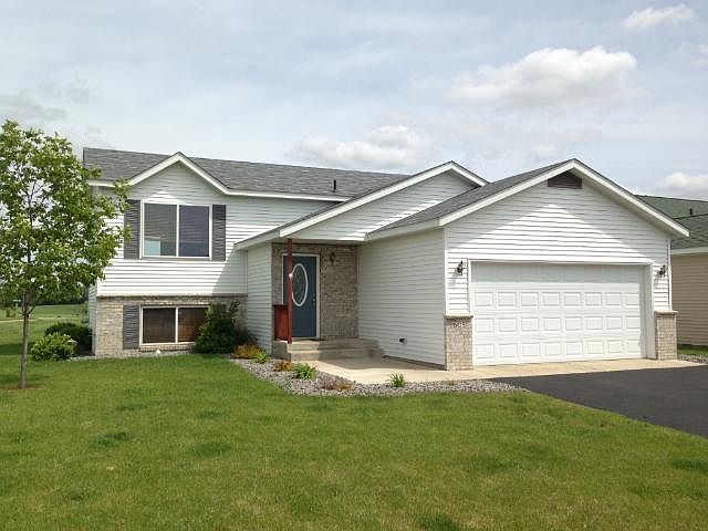 1st image of 605 Iris Ln E