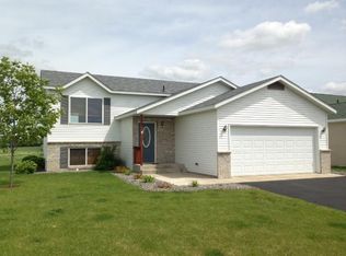 605 Iris Ln E, Saint Joseph, MN 56374