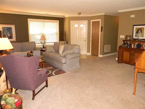 3rd image of 4110 Village Trace Blvd