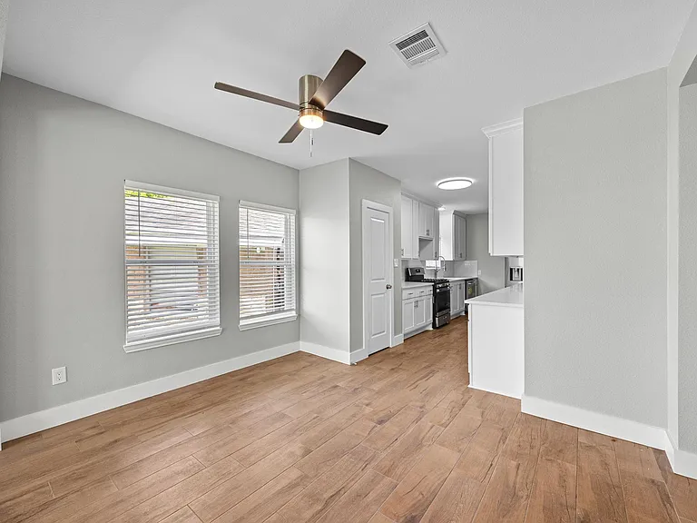 3916 Kennon St — Photo 6