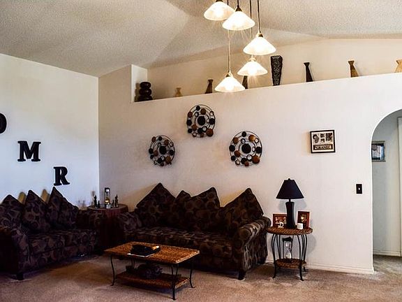 4th image of 812 Dengar Ave