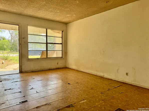 607 Dorie St, San Antonio, TX 78220
