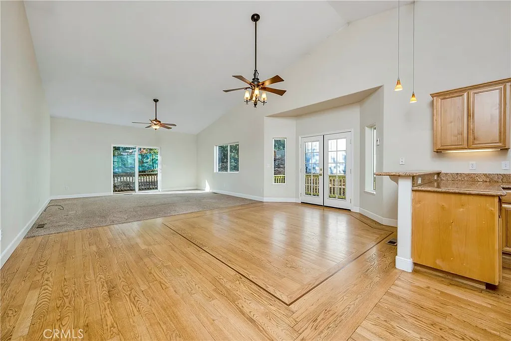 4 bed, 2492 sqft, $2,650 — Photo 3