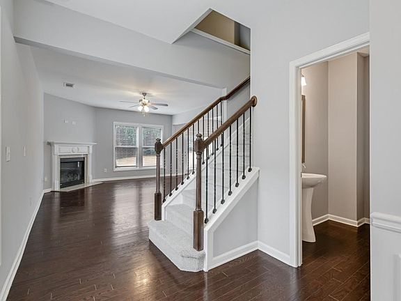 3rd image of 5241 Sherwood Way
