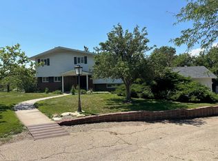 329 Point Dr, Great Bend, KS 67530