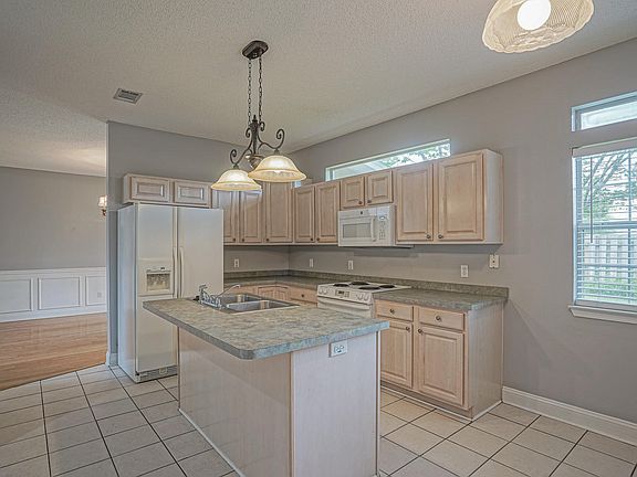 4th image of 1199 Cathridge Trce