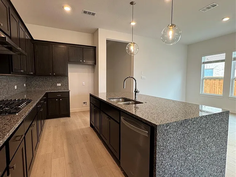 7129 Carriage Light Dr — Photo 23