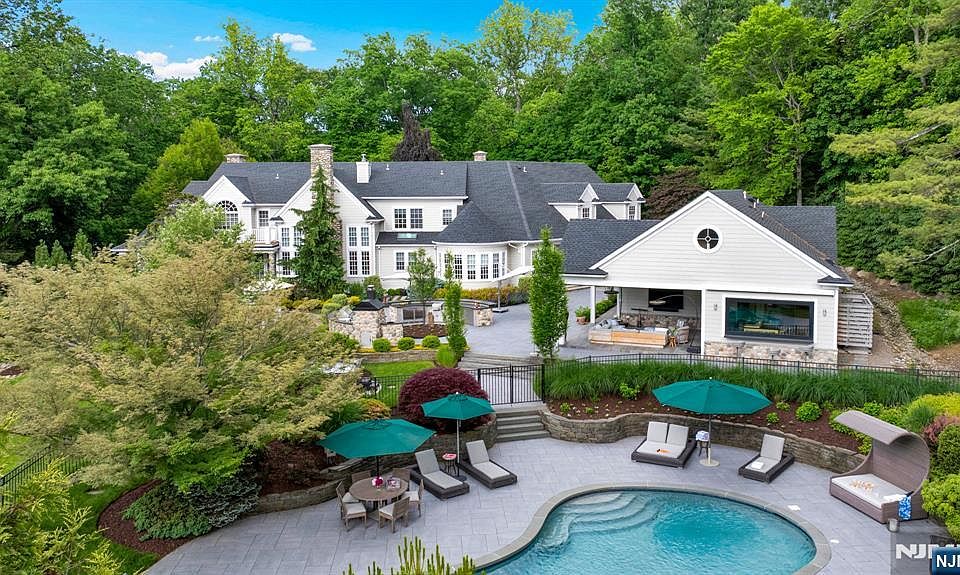 211 Highwood Avenue, Tenafly, NJ 07670 | MLS #26010628 | Zillow