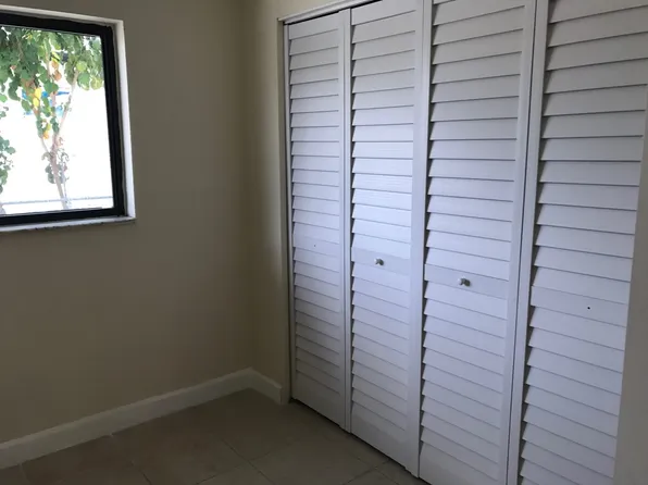 1144 NW 5th St #3, Miami, FL 33128