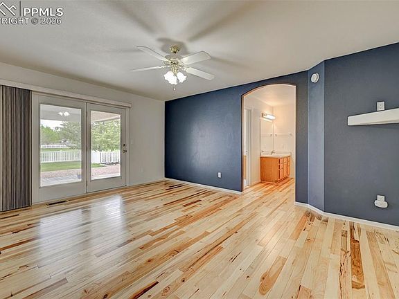 4th image of 433 W Fairway Dr