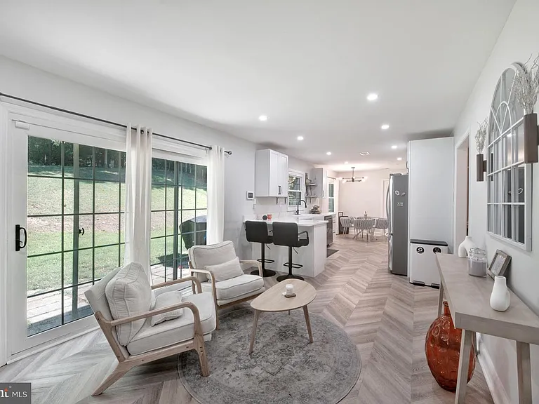 8812 Church Field Ln — Photo 9