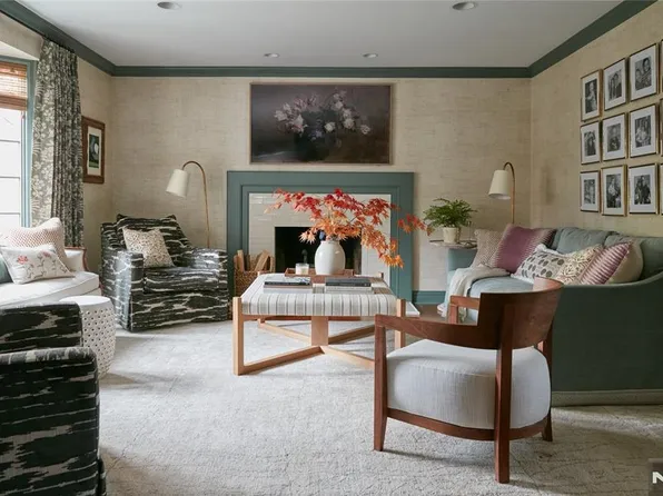 8 Howard Park Dr, Tenafly, NJ 07670