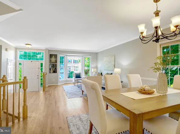 5807 Clapham Rd, Alexandria, VA 22315