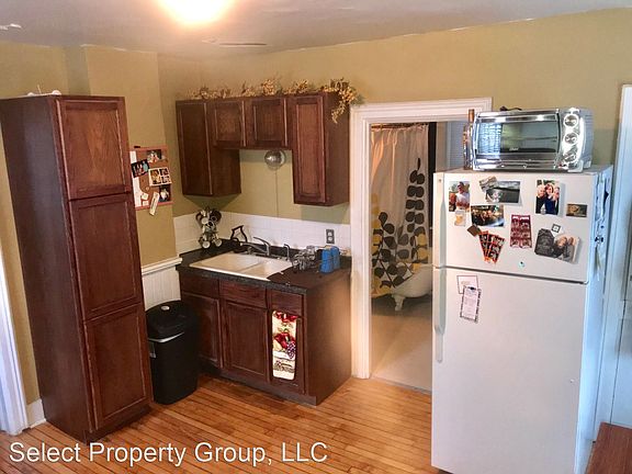 2nd image of 1926B N Warren Ave #10323404