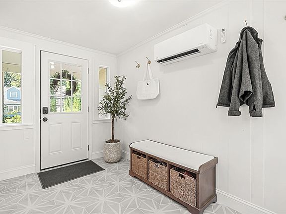 2nd image of 3 Butternut Ln
