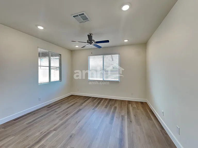 2448 S Deborah Ave — Photo 8
