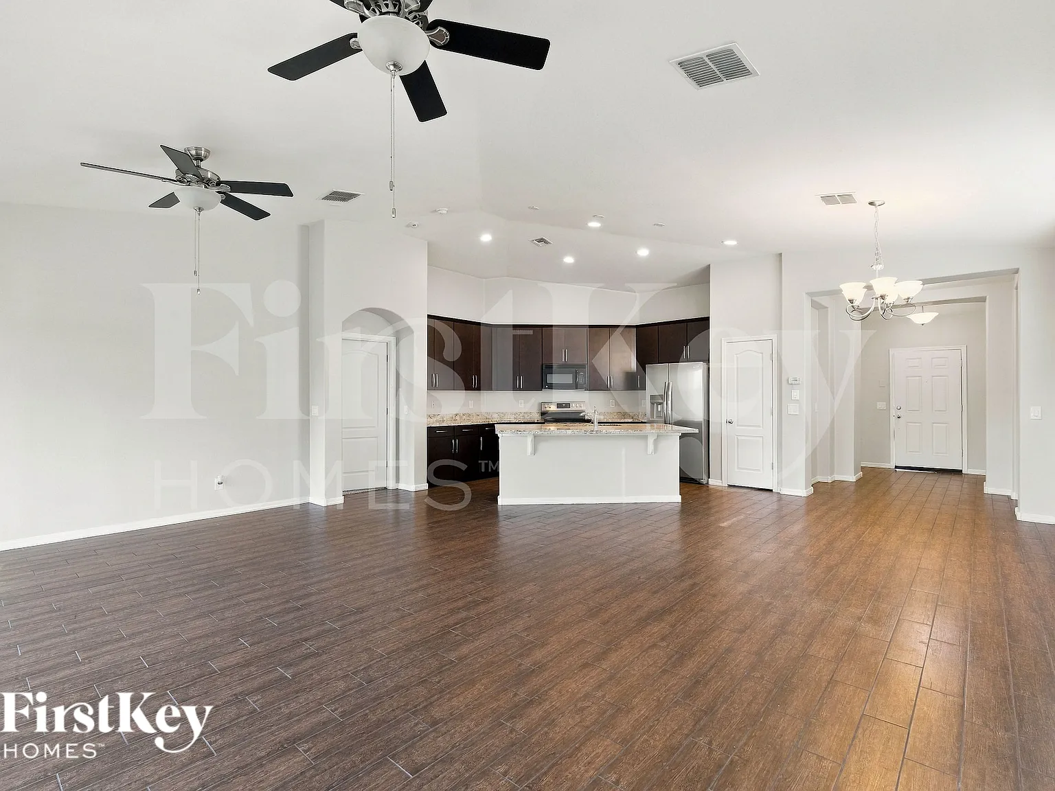 3 bed, 2.0 bath, 1734 sqft, $2,465 — Photo 3