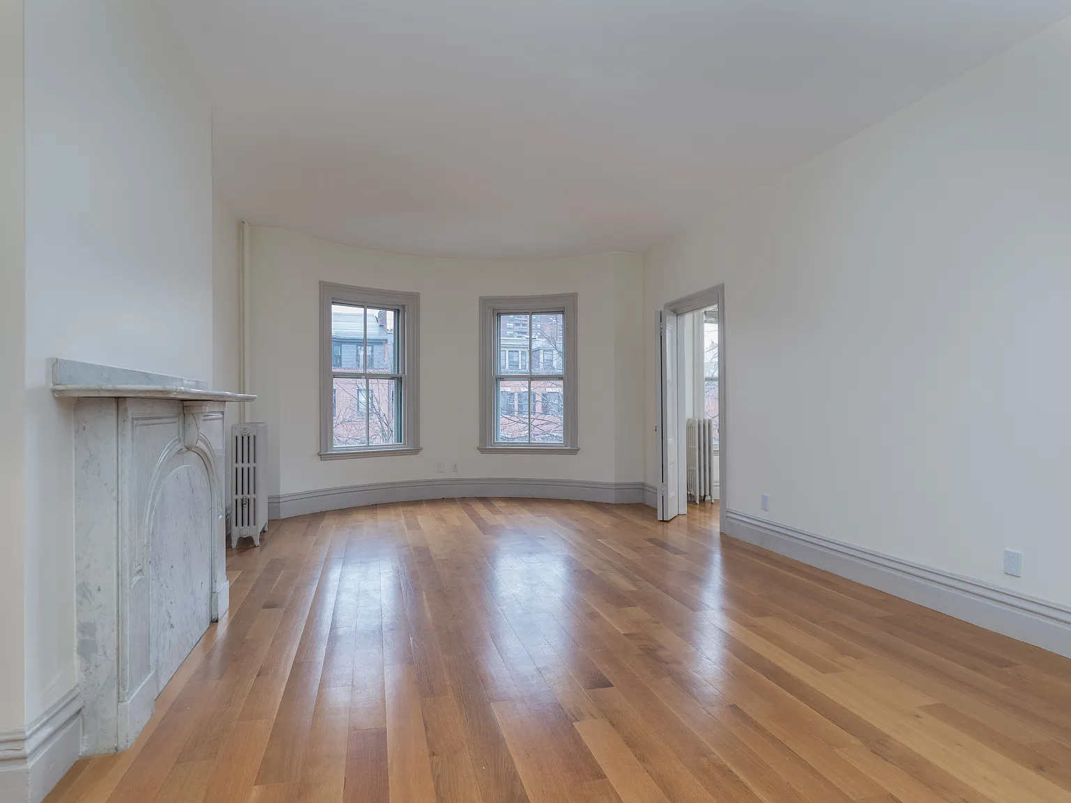 2 bed, 600 sqft, $3,800 — Photo 4