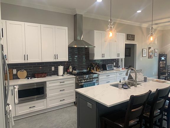 2nd image of 128 Deer Field Dr