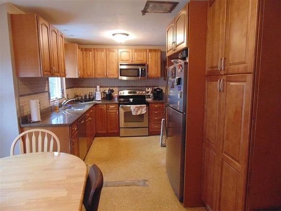2nd image of 18 Slater Dr