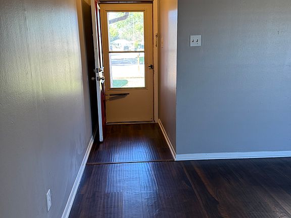 4th image of 4735 Parkland St