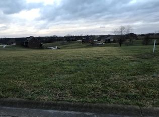 302 Hampton Hall Dr, Berea, KY 40403