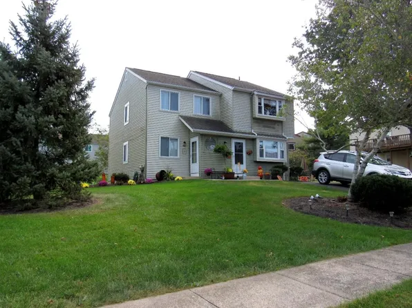 246 Florence Dr, Harleysville, PA 19438