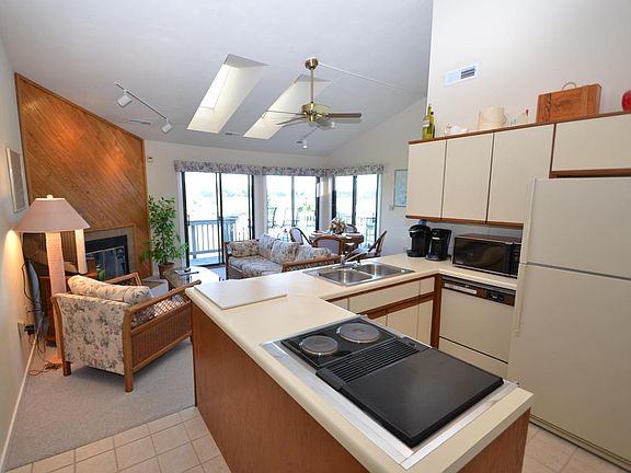 5th image of 130 Sailors Cove Dr Unit 1306