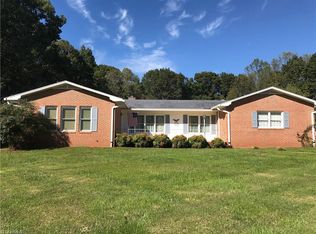 512 Wr Gillespie Rd, Dobson, NC 27017