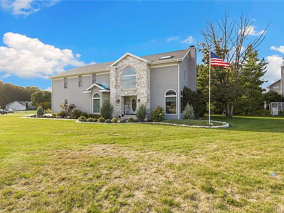 2nd image of 3107 Oakwood Dr