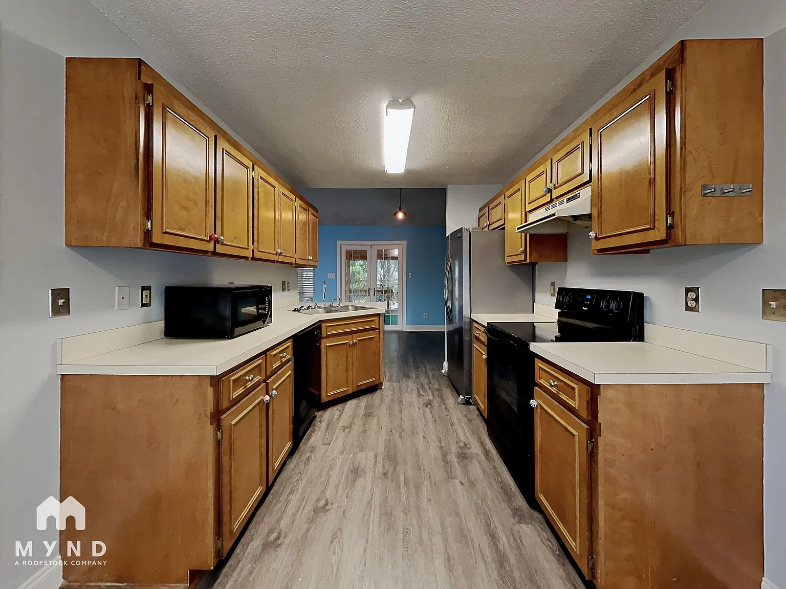 3 bed, 2.0 bath, 1214 sqft, $1,815 — Photo 3