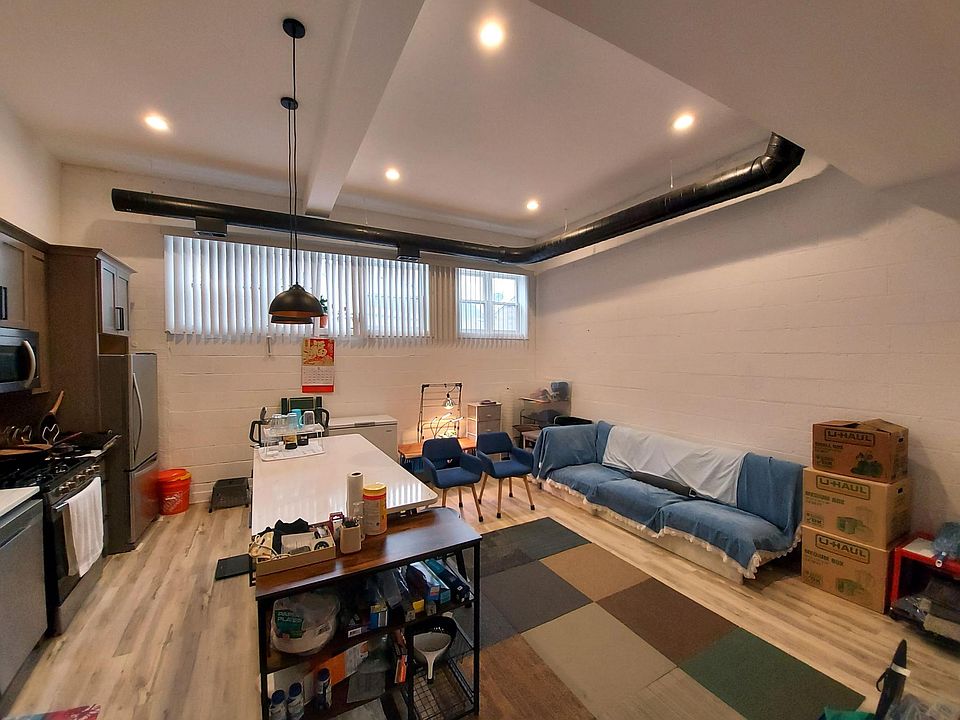 1st image of 1909 S Blue Island Ave #4