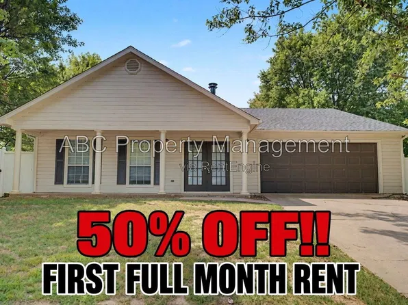 3345 W Essex Dr, Fayetteville, AR 72704