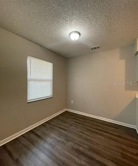 2415 Idlewild St — Photo 5