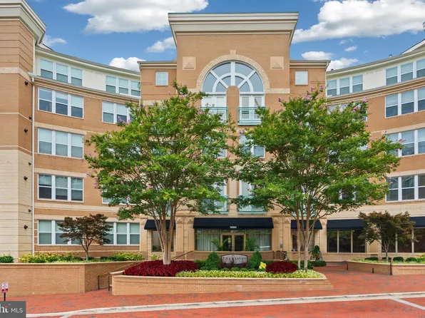 12000 Market St APT 380, Reston, VA 20190