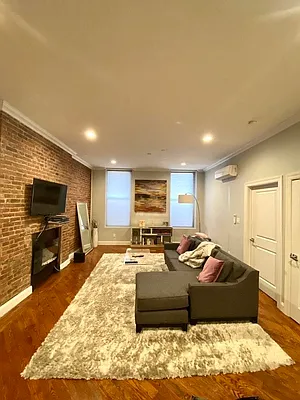 Rented by Bold New York | media 29