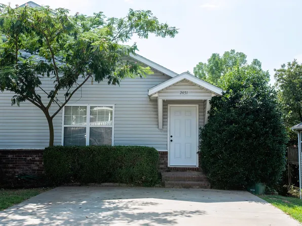 2451 N Brophy Cir, Fayetteville, AR 72703