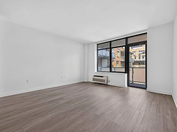 4th image of 81 Fleet Pl APT 12L