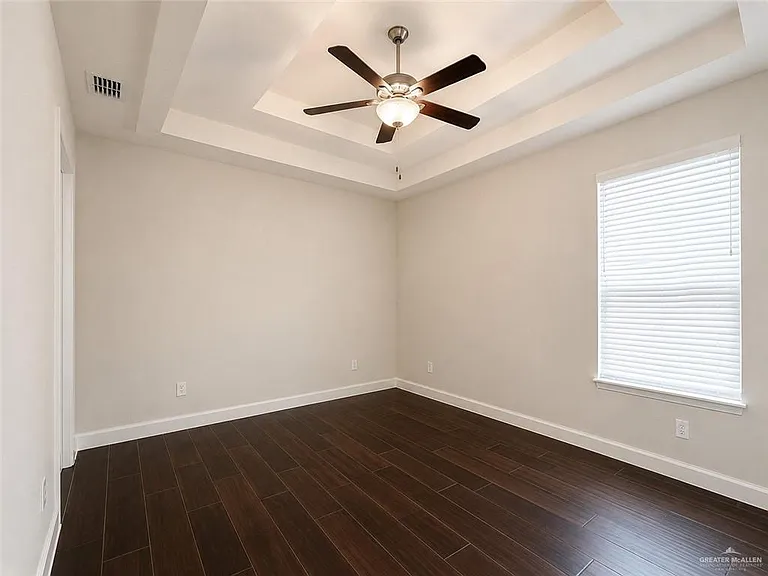 2507 Zinnia St — Photo 17