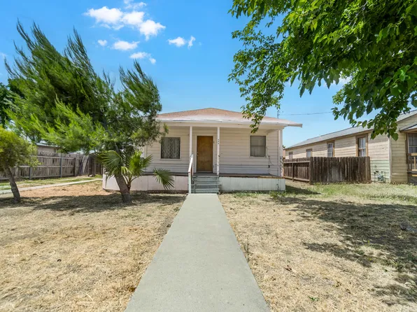 826 Kimball Ln, Hanford, CA 93230