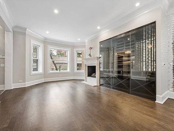 5th image of 458 W Deming Pl